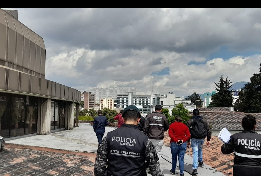 Polic&iacute;a retiene a representante legal de Novaestrat