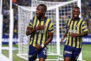 &Eacute;nner Valencia salv&oacute; al Fenerbahce y lo meti&oacute; en los octavos de final de la Copa de Turqu&iacute;a
