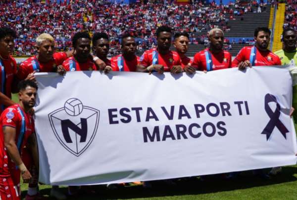 El f&uacute;tbol ecuatoriano rinde homenaje a Marcos Olmedo tras su tr&aacute;gica muerte