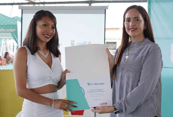 BanEcuador entreg&oacute; cr&eacute;ditos a j&oacute;venes y mujeres rurales. 