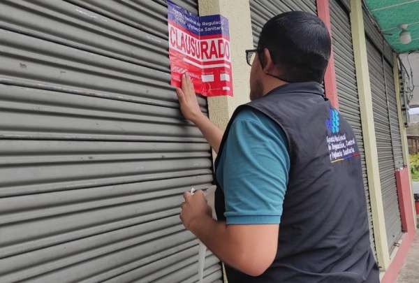 La Agencia Nacional de Regulaci&oacute;n, Control y Vigilancia Sanitaria (ARCSA) clausur&oacute; una panader&iacute;a en Napo. El sitio no contaba con las condiciones sanitarias adecuadas.