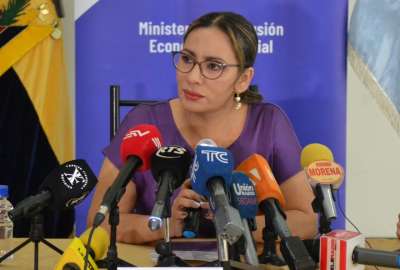 La ministra Saida Rovira explic&oacute; que el Estado pag&oacute; USD 3,4 millones en comisiones bancarias para los cobros de bonos y pensiones. 