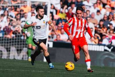 Sergio Arribas, futbolista del Almer&iacute;a de Espa&ntilde;a, salv&oacute; a una pareja en Maldivas.