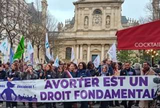 Francia se convirti&oacute; en el primer pa&iacute;s del mundo en garantizar el aborto en su Constituci&oacute;n