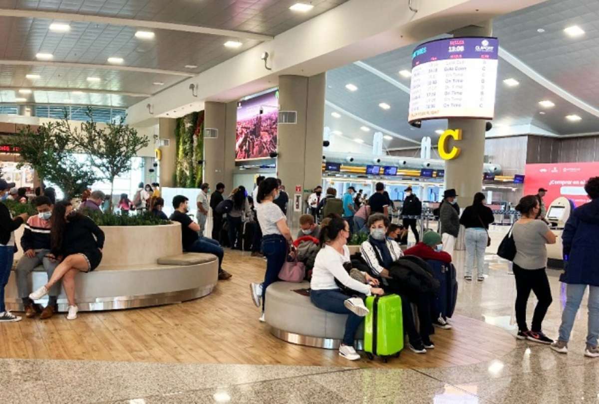 Con los controles en el aeropuerto Mariscal Sucre de Quito se busca prevenir enfermedades como la fiebre amarilla.