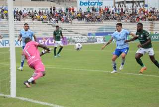 Orense y Macar&aacute; empataron 1-1 en Machala