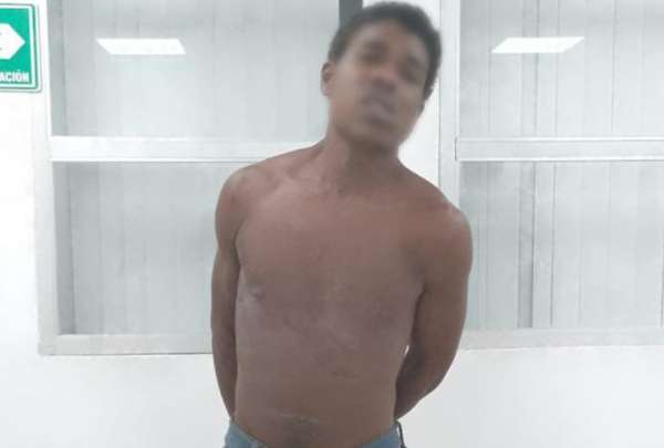 Un hombre de 30 a&ntilde;os fue capturado, tras el asalto a una gasolinera en el centro de Esmeraldas.