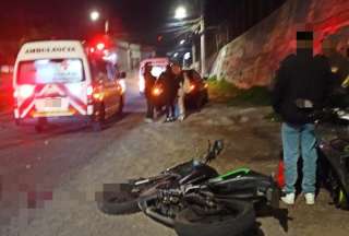 Cinco personas heridas tras choque entre tres motocicletas en Quito