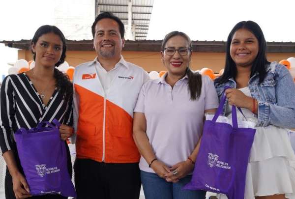 La ministra de Inclusi&oacute;n Econ&oacute;mica y Social, Zaida Rovira, firm&oacute; un convenio de cooperaci&oacute;n interinstitucional con Esteban Lasso, director Ejecutivo de World Vision Ecuador