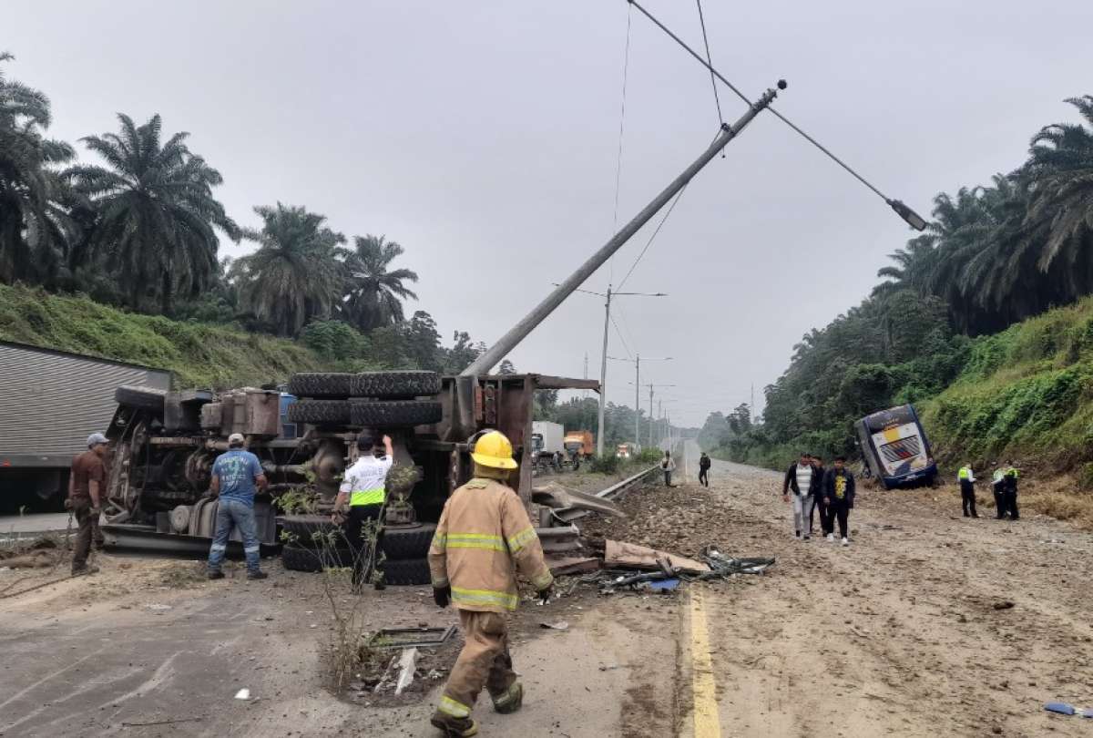 Debido a este suceso, el tránsito vehicular en la vía a Quevedo, en el baipás, hasta las 08:45 estaba restringido.