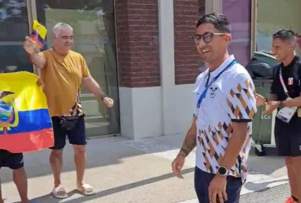 El equipo del ecuatoriano Daniel Pintado recibi&oacute; entre gritos de emoci&oacute;n y felicitaciones al marchista Daniel Pintado.&nbsp;