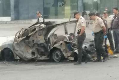 Polic&iacute;a investiga explosi&oacute;n de taxi en Guayaquil