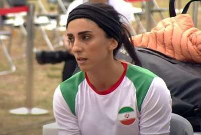 La atleta Elnaz Rekabi regres&oacute; a Ir&aacute;n y es recibida como una hero&iacute;na