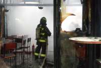 El Cuerpo de Bomberos Quito control&oacute; las llamas cerca de las 09:00 de este 10 de marzo. 