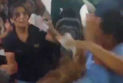 A la mujeres no les import&oacute; la presencia de menores de edad y continuaron con su pelea.