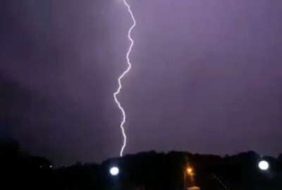 Fuerte lluvia con tormenta el&eacute;ctrica se registra en Guayaquil