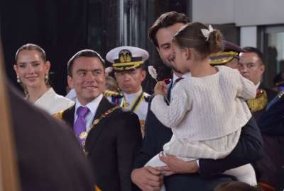 Posesi&oacute;n presidencial: El tierno gesto de Niels Olsen con sus hijos
