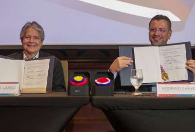 Los mandatarios se reunieron previamente para tratar temas de integraci&oacute;n entre naciones. 