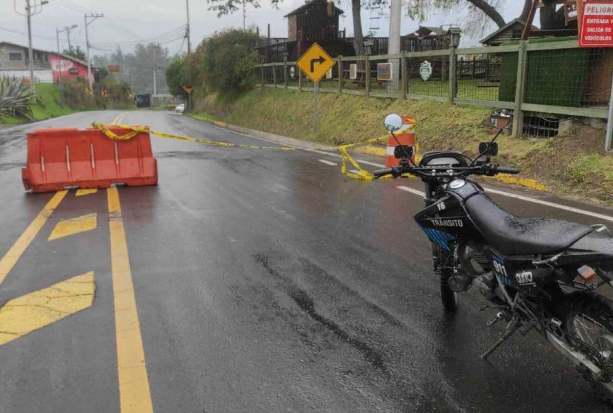 El puente sobre el R&iacute;o Chiche est&aacute; cerrado por las lluvias