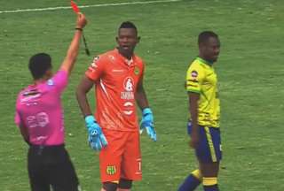 VIDEO: El blooper de Alexi Lemos y una ins&oacute;lita expulsi&oacute;n en la serie B