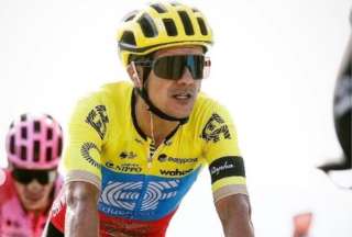Richard Carapaz se retira de la Itzulia por una afecci&oacute;n en su salud