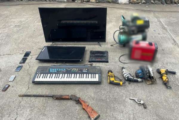 La Polic&iacute;a Nacional detuvo a una banda de sacapintas y frustr&oacute; un asalto en los exteriores de un banco en Cuenca. 