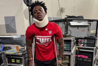 VIDEO: El influencer Speed particip&oacute; en la Royal Rumble de la WWE y termin&oacute; en muletas