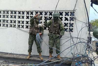 Miembros de las Fuerzas Armadas retiraron cables de internet y televisi&oacute;n