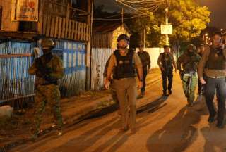 Fuerzas del orden intervienen en Manab&iacute; en busca de grupos de delincuencia organizada