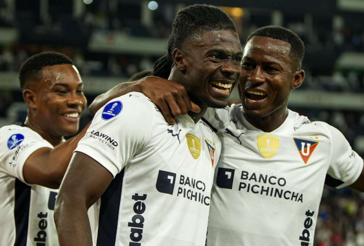 Ricardo Adé festeja el segundo gol de Liga de Quito, en la victoria sobre Always Ready.