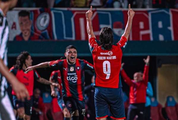 Moreno Martins dedic&oacute; un gol a su padre fallecido hace poco