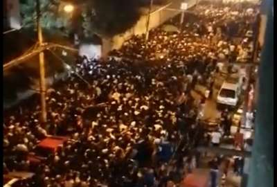 Un 'r&iacute;o' de gente se qued&oacute; en los exteriores del estadio Alberto Spencer para el concierto de Daddy Yankee