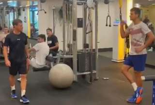 Novak Djokovic imit&oacute; a Lionel Messi antes del inicio del Australia Open