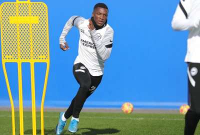 Mois&eacute;s Caicedo sigue trabajando en el Brighton mientras se resuelve su futuro