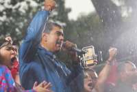 Nicolás Maduro pidió a sus seguidores el «retiro voluntario, progresivo y radical» de la aplicación porque "la están utilizando para amenazar al país".