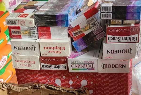 En varios operativos realizados a nivel nacional, la Agencia de Regulaci&oacute;n, Control y Vigilancia Sanitaria retir&oacute; 60.000 cajas de cigarrillos sin registro. 