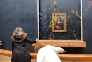Activistas lanzaron sopa al cuadro de La Gioconda en el Museo del Louvre