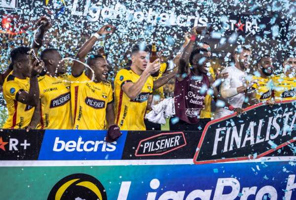 Barcelona celebra su clasificaci&oacute;n a la final de la LigaPro 2022
