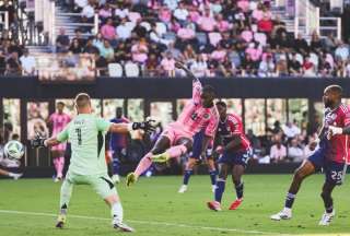 VIDEO: As&iacute; fue la reacci&oacute;n de Messi tras el gol de Allen Obando