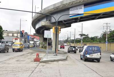 Guayaquil: Cierres viales por la construcci&oacute;n de pasos elevados en la av. Juan Tanca Marengo