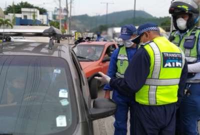 Las autoridades pueden detener a los conductores por diversas infracciones de tr&aacute;nsito. 
