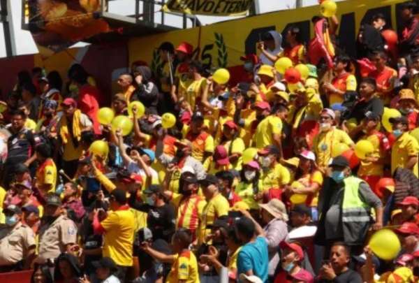 Hincha de 80 a&ntilde;os tiene miedo de morir sin ver al Aucas campe&oacute;n