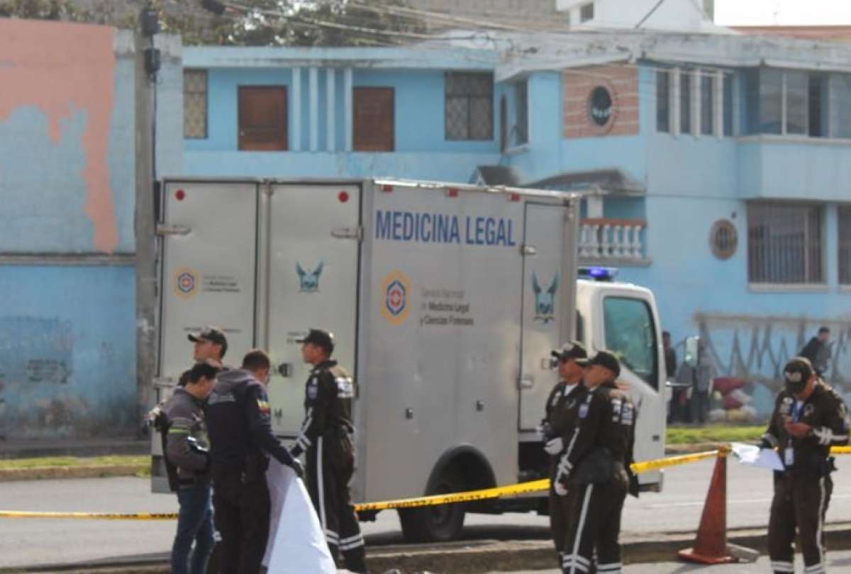 Medicina Legal realizó el levantamiento de los dos cuerpos en Calderón.