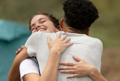 D&iacute;a Mundial del Abrazo: &iquest;Qu&eacute; beneficios sicol&oacute;gicos tiene? 