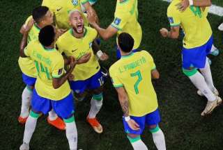 Fiesta de Neymar causa indignaci&oacute;n entre los hinchas