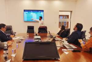 Pablo Arosemena y Sariha Moya se reunieron para abordar la situaci&oacute;n de las finanzas p&uacute;blicas. 