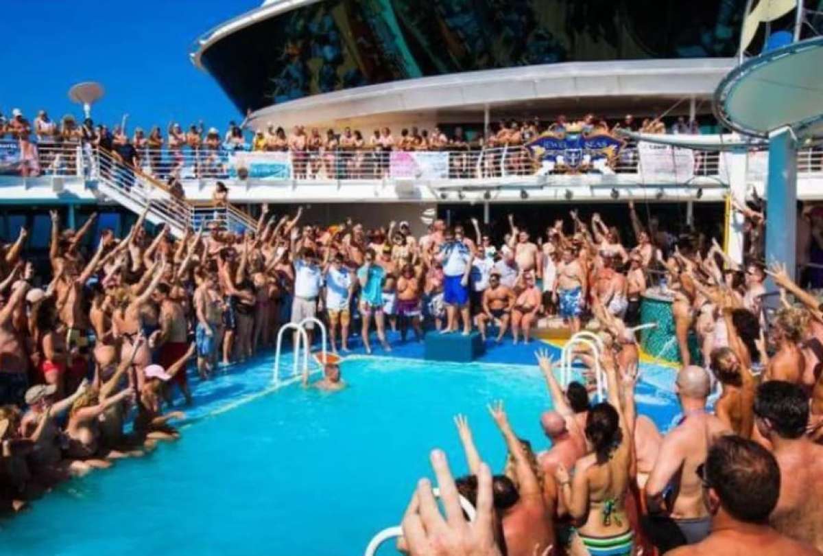 Las empresas explican que todas las actividades se realizan con consentimiento. Cada uno de los asistentes debe firmar una pol&iacute;tica de conducta.