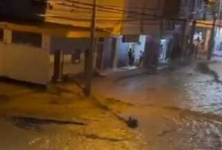 El Oro: Inundaciones por desbordamiento de una quebrada en Balsas