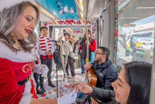 Navidad en Cuenca: Coros y activaciones para pasajeros del Tranv&iacute;a&nbsp;