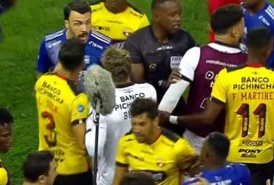 La mano accidental que lleve a un compa&ntilde;ero a marcar un gol ya no se considerar&aacute; una infracci&oacute;n, seg&uacute;n IFAB